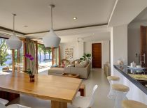 Villa Malimbu Cliff, Living y comedor